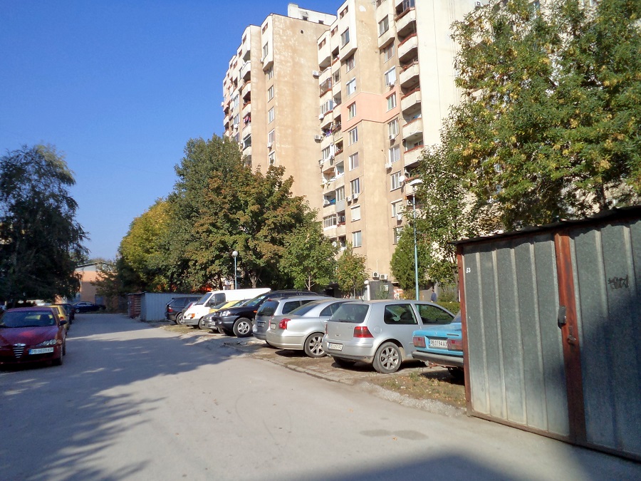 Паркозони вместо метални гаражи изграждат в квартал „Гладно поле” в Пловдив