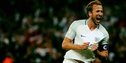 Хартиени самолети вместо футбол на „Уембли“