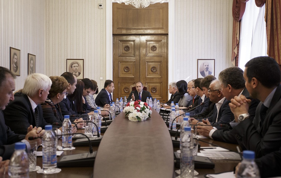 Румен Радев: Във време на политическо противопоставяне, Националното сдружение на общините дава пример за единство