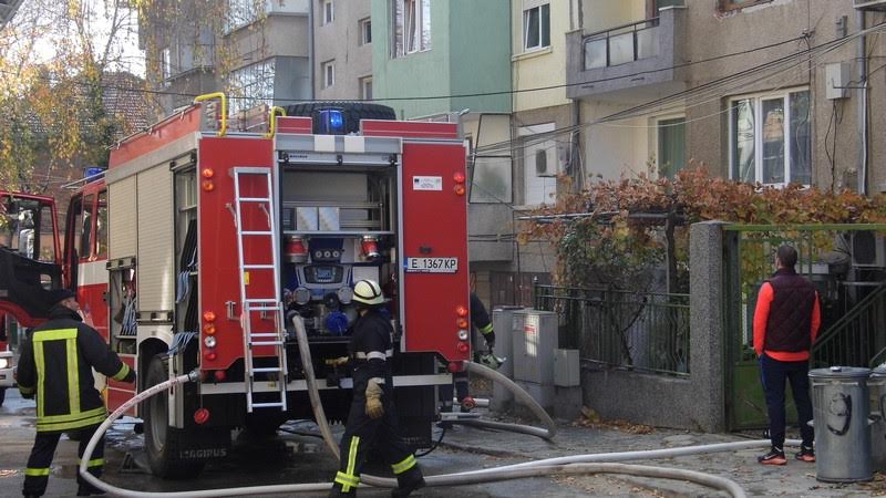 16-годишно момиче е пострадало при пожар в „Люлин“