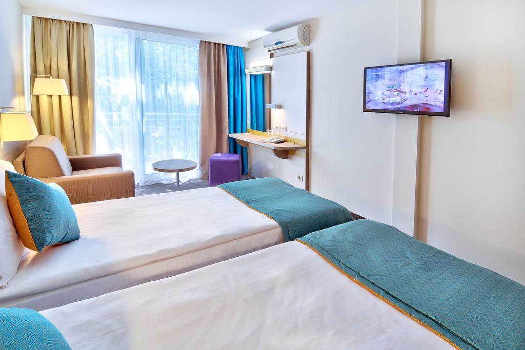 Повече приходи от по-малко нощувки в морските хотели