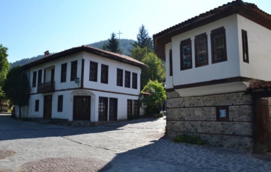 Децата на Благоевград от Център за личностно и творческо развитие с участие в различни инициативи с известни таланти