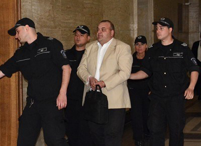 Чеци се отказа от адвокатите си пред ВКС