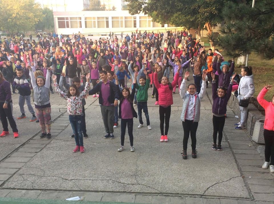 Шест пловдивски училища ще получат над 600 спортни артикула