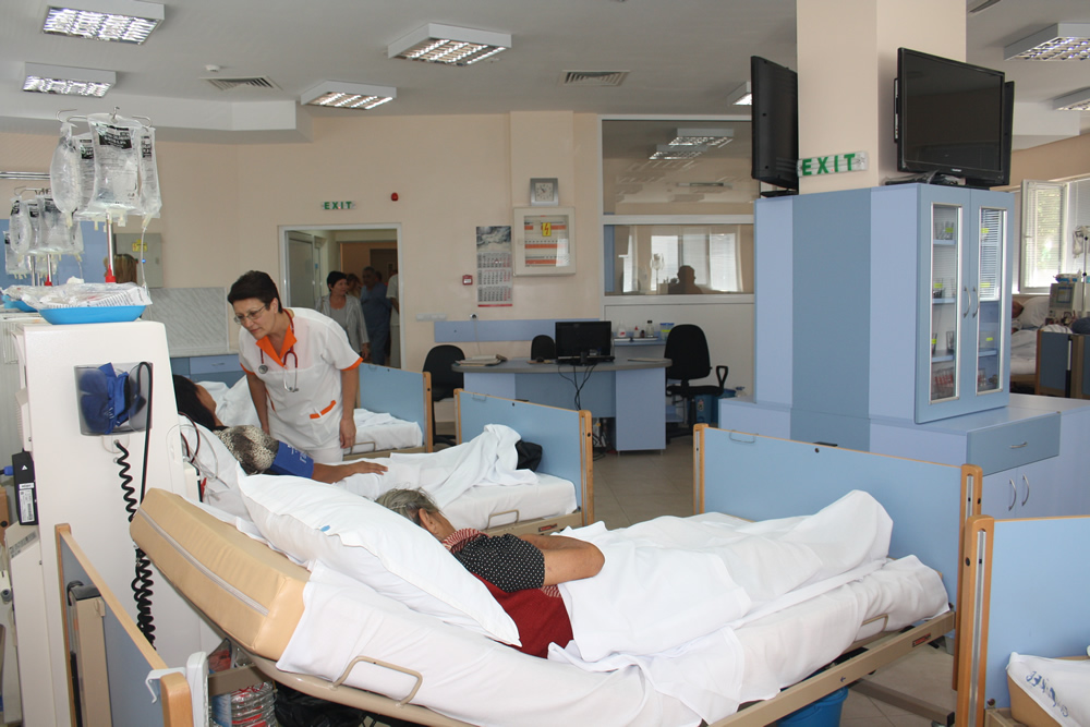 Отделението по хемодиализа набира средства за нова апаратура