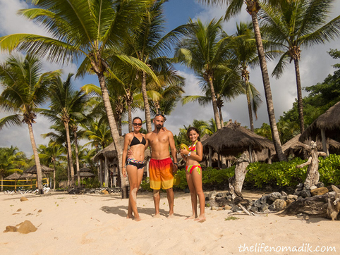 Родни номади обикалят света на яхта