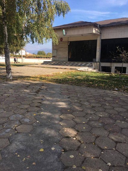 Баща и син заклани в селска дискотека (обзор)
