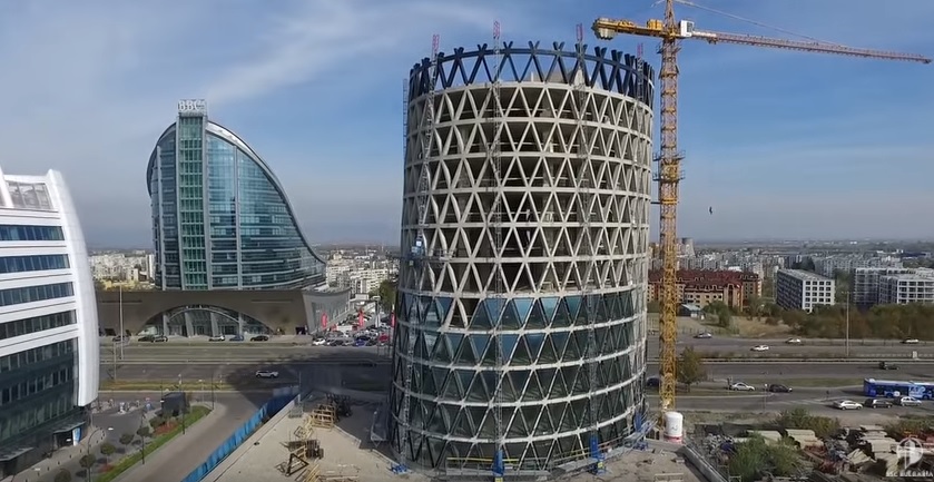 Вижте как върви строителството на наклонената кула в София