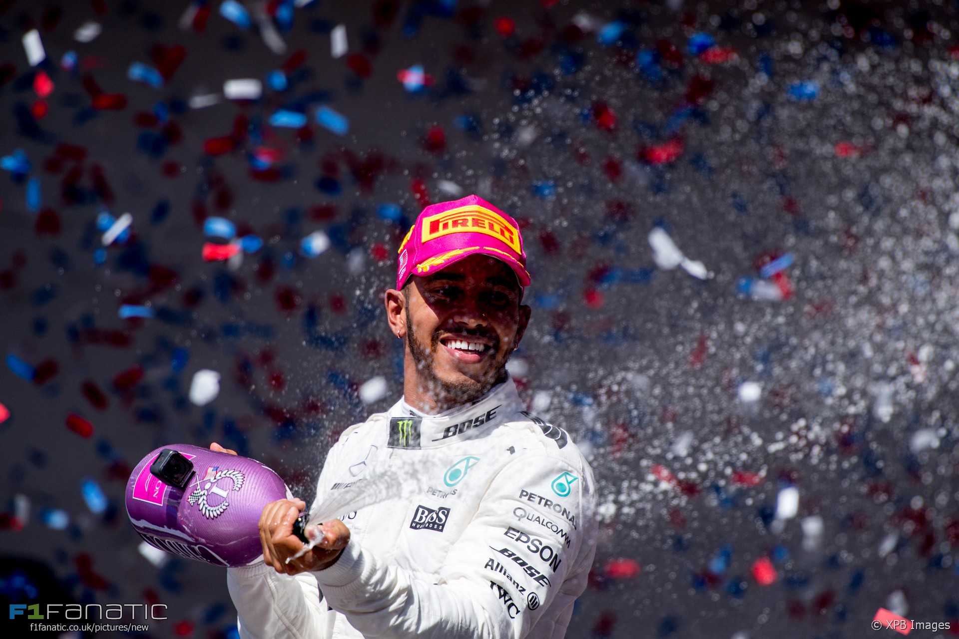 „Мерцедес“ с титла преди Хамилтън