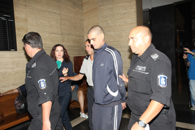 30 години затвор за наркомана Кристиян, убил с мачете майка си и дядо си