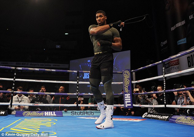 Джошуа прибира £15 млн. за мача