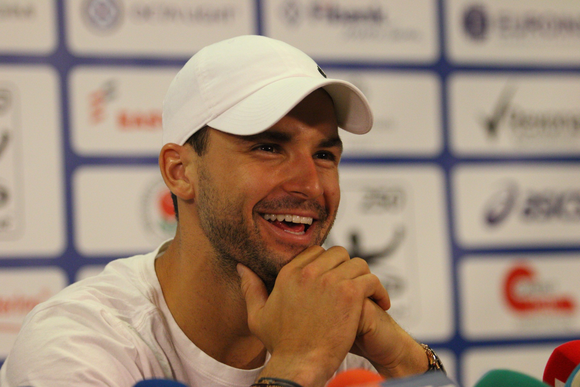 Григор демонстрира висш пилотаж в Париж