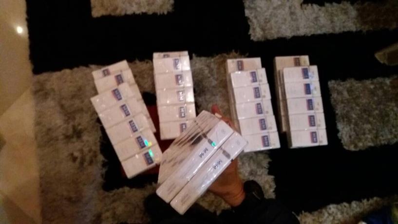 Спипаха 25 000 контрабандни папироси в дома на криминално проявен и осъждан циганин в Столипиново