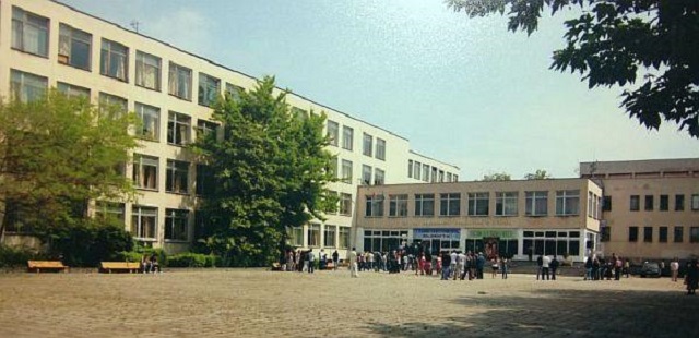 10 пловдивски писатели гостуват в Професионалната гимназия по хранителни технологии и техника