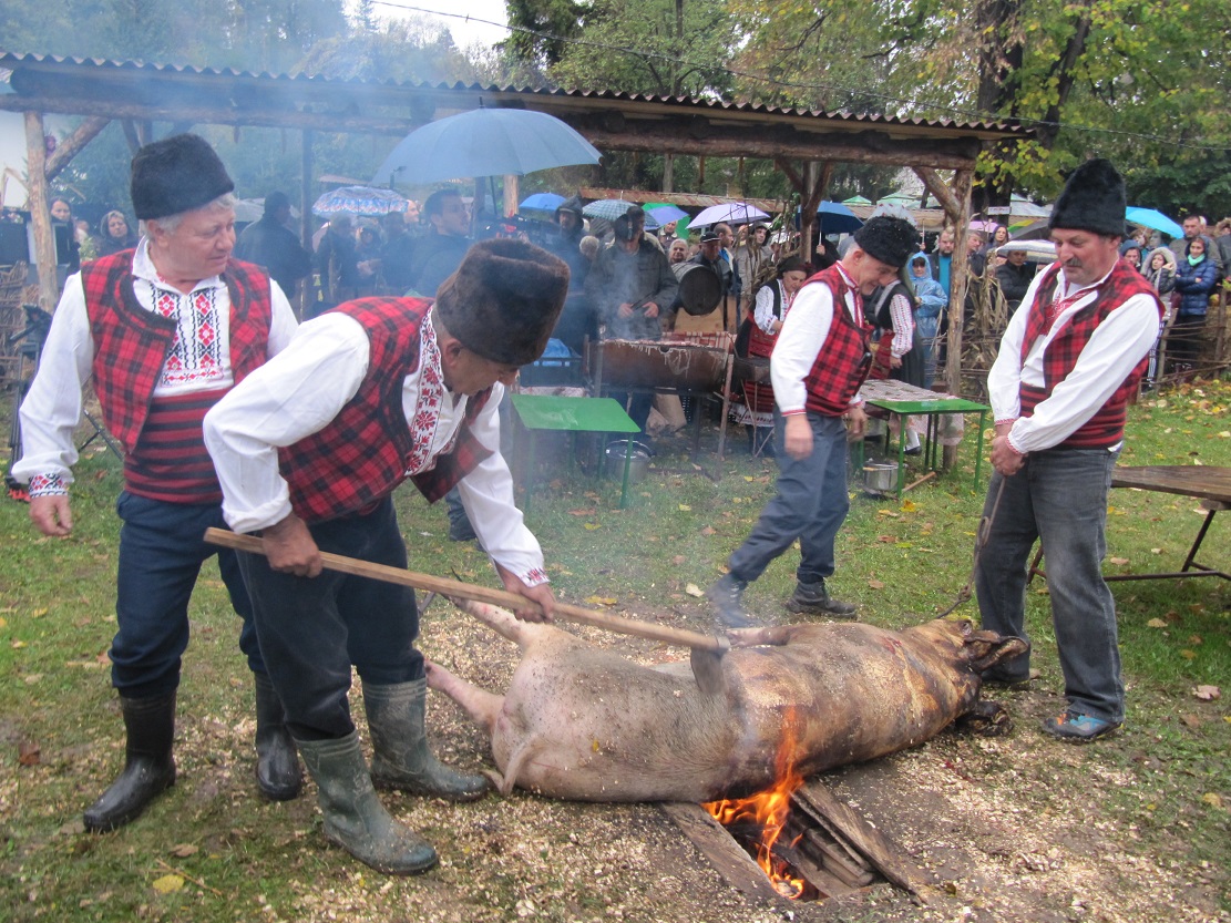 Над 10 000 гости се стекоха на Празника на еленския бут