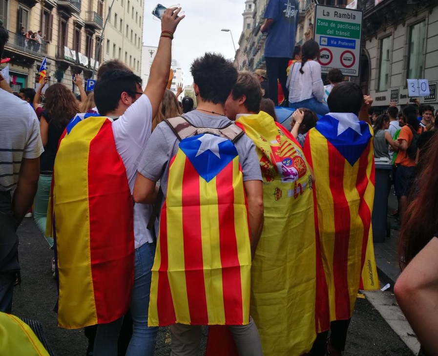 Проучване: Повече от половината жители на Каталуния са против отделянето й от Испания