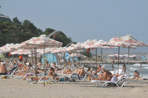 КРИБ в отворено писмо до Симеонов и Ангелкова: Грешките в туризма се отразяват веднага и то неочаквано бързо и на икономиката