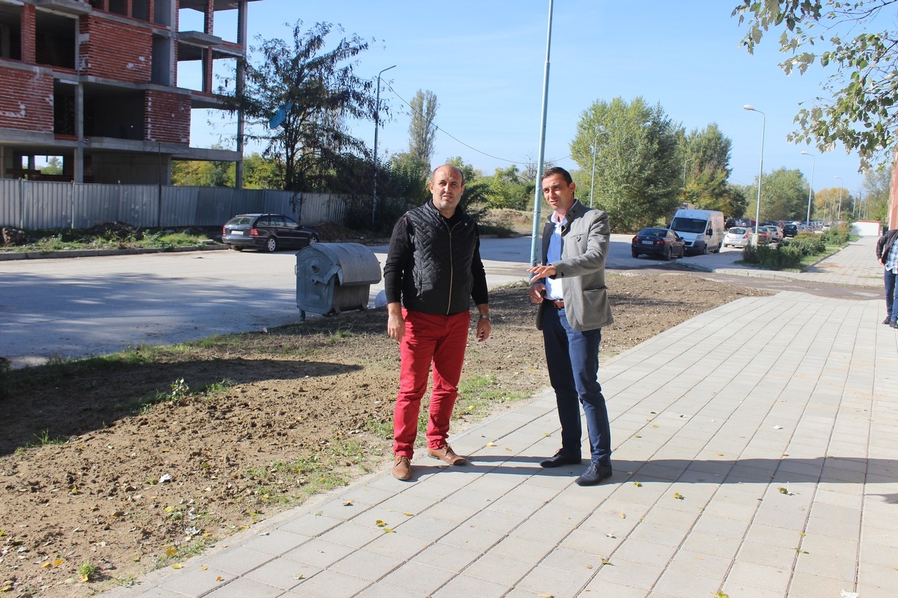 Нов тротоар зарадва жителите на пловдивски район