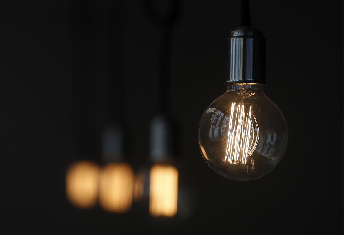 Ураганен вятър и пороен дъжд оставиха без ток 1,5 млн. домакинства в САЩ