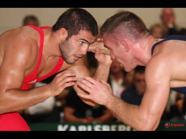 Париж кани борците ни на мегашоу