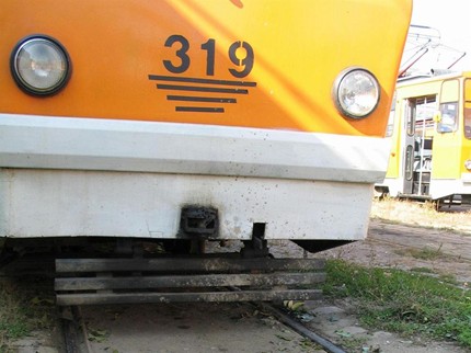 Кола се блъсна челно в трамвай в столичния кв. "Дружба"