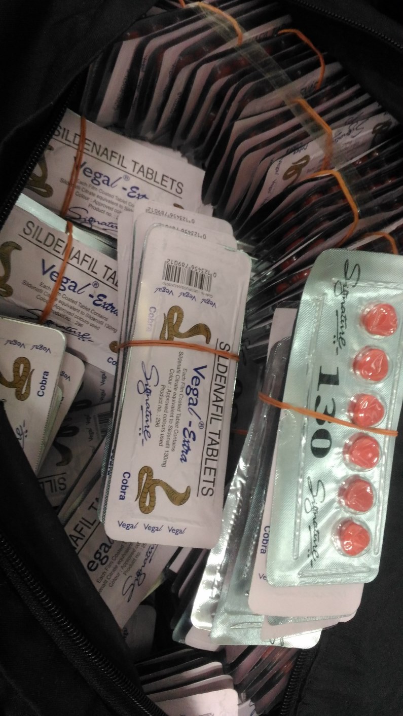 Пачки със сексхапчета спряха митничари на Дунав мост 2