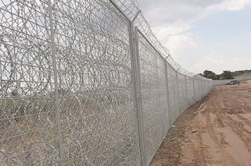 Латвия ще строи ограда по 120-километровата си граница с Беларус