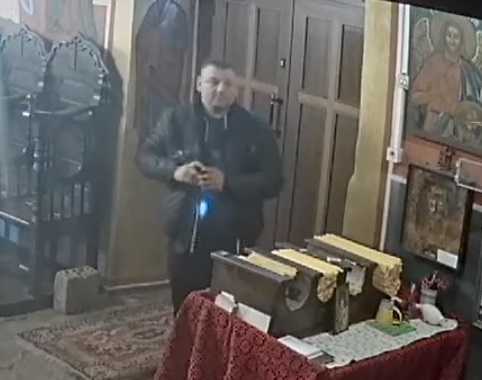 Вижте крадеца, който ограби храма на отец Иван (ВИДЕО)