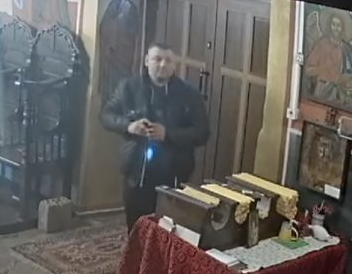 Вратарят от Нефтохимик Веселин Шулев е крадецът от храма на отец Иван