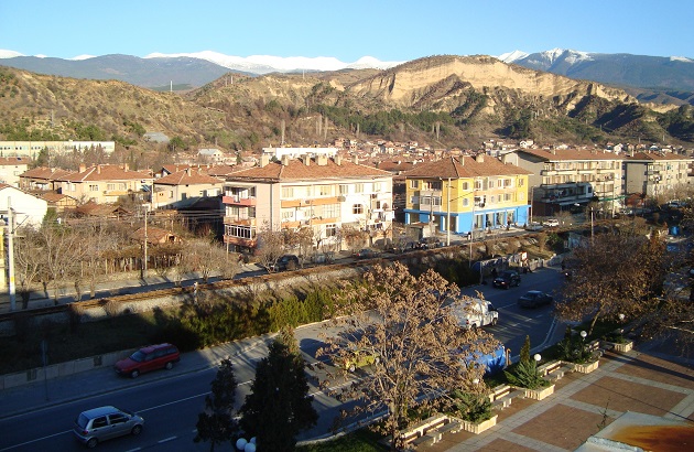 Кресна ще прави допитване за цената на водата