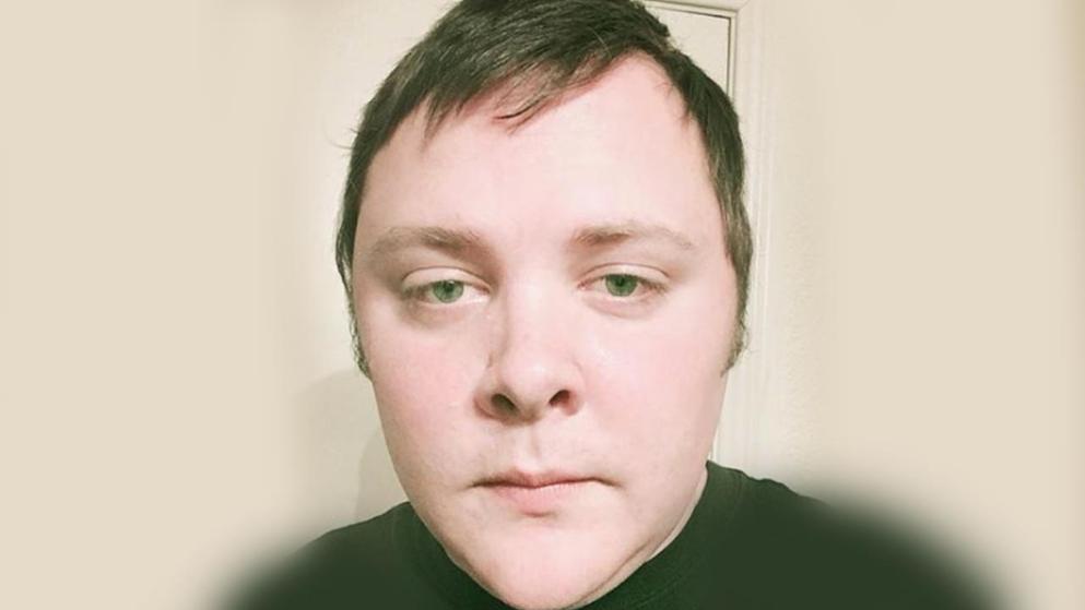 Нападателят от Тексас има присъда от военно съдилище заради насилие над съпругата и детето си