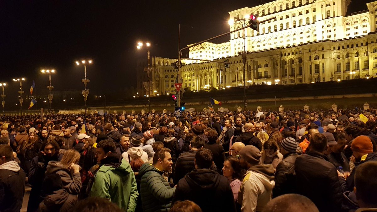 Хиляди румънци протестираха срещу промени в законите за правосъдната система