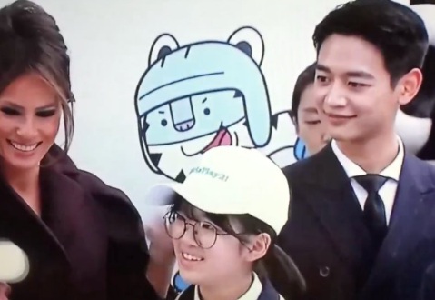 Видео с Мелания Тръмп, корейски момичета и поп звезда обиколи интернет