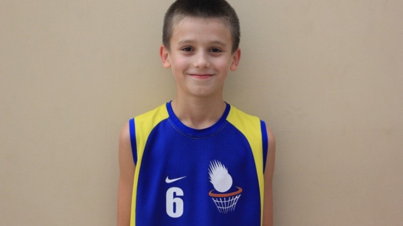 И общината в Сливен отпуска средства за лечението на 12-годишния баскетболист Стилиян