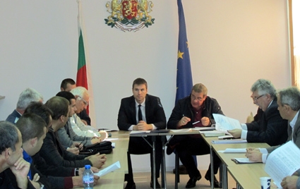 142 машини ще чистят от сняг и лед пътищата в Пазарджишка област и автомагистрала "Тракия"