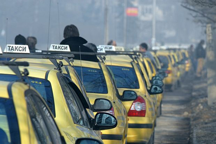 Колко е данъкът върху такситата в България