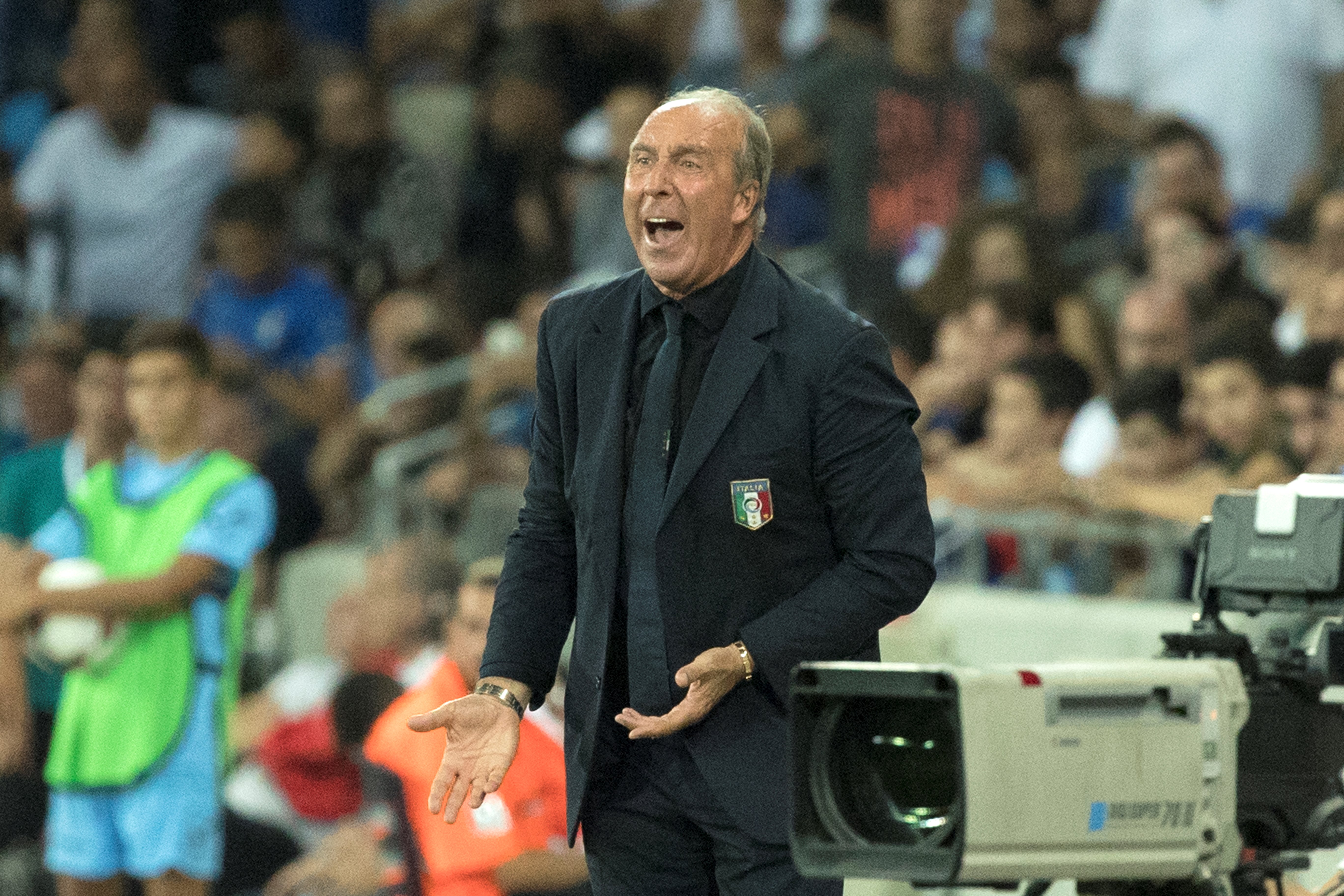 Италия иска футболна революция