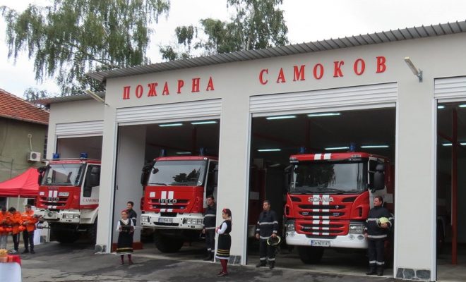 Няма да закриват до края на сезона пожарните служби в Боровец и Пампорово