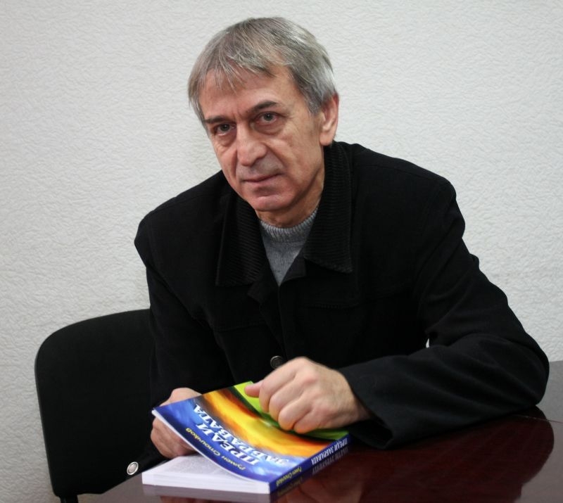 Дългогодишният водещ на „Нощен хоризонт” Румен Стоичков се среща с великотърновци