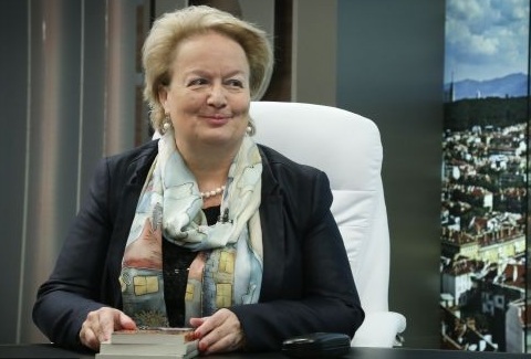 Съветът на Алена за 2018: Годината на Луната налага такт, умереност и търпение за политиците