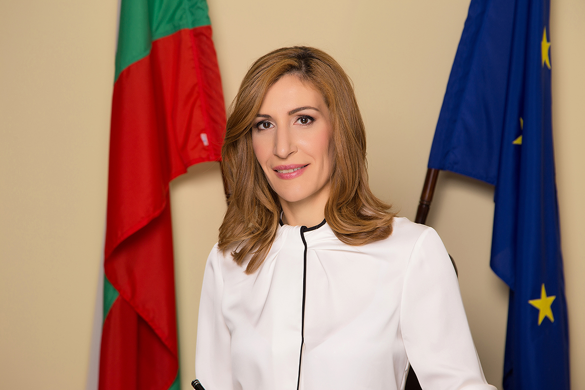 Ангелкова: Винаги сме подкрепяли изграждането на втори лифт в Банско по всички правила