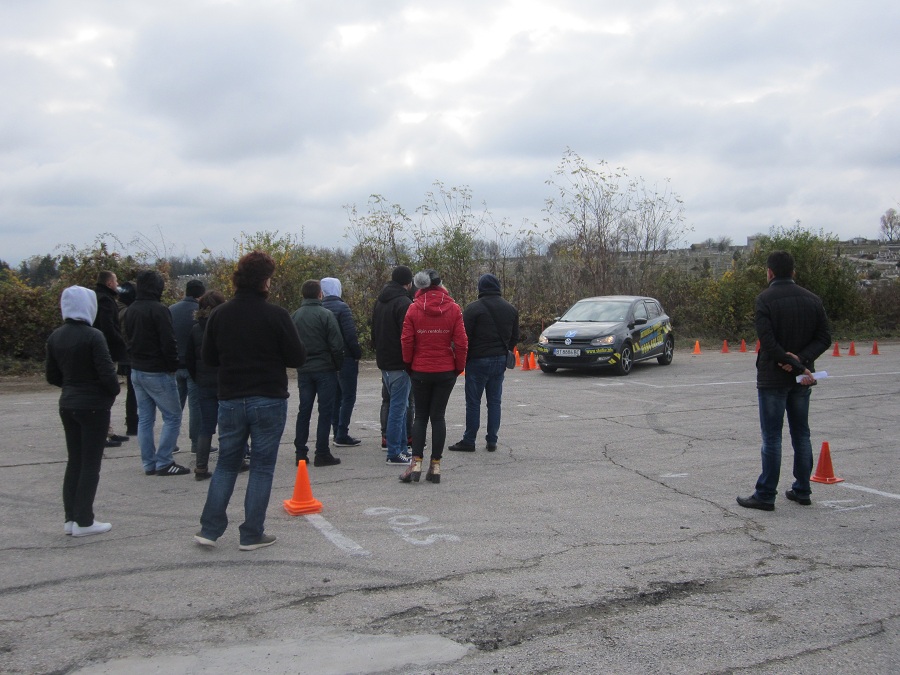 Пътни полицаи проведоха опреснителни лекции на търговски представители