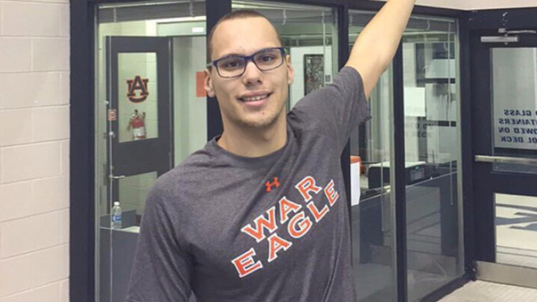 Алабама взе Антъни Иванов на пълна стипендия