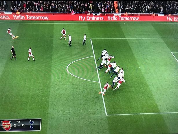 Съмнителна победа за „Арсенал“