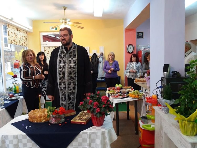Дневен център за деца отвори врати в Първомай