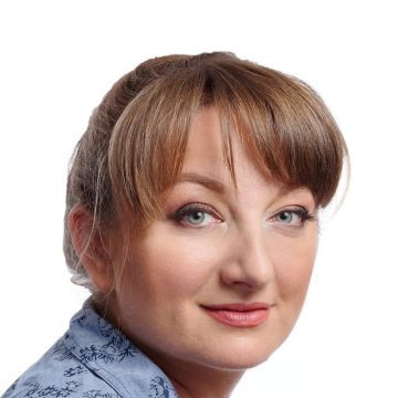 Деница Сачева: Предвижда се национална програма за връщане на децата в училище от 2018 г.