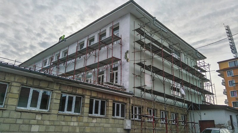 Напредва ремонтът в Природо-математическата гимназия „Васил Друмев“ в Търново