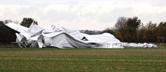 Най-дългият хибриден дирижабъл в света се разби на писта в Англия