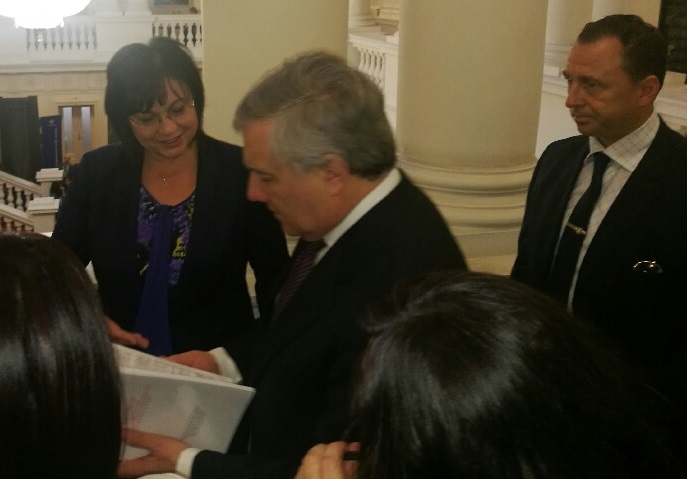 Нинова към Таяни : Да решаваме повече за правата на гражданите, отколкото за интересите на корпорациите