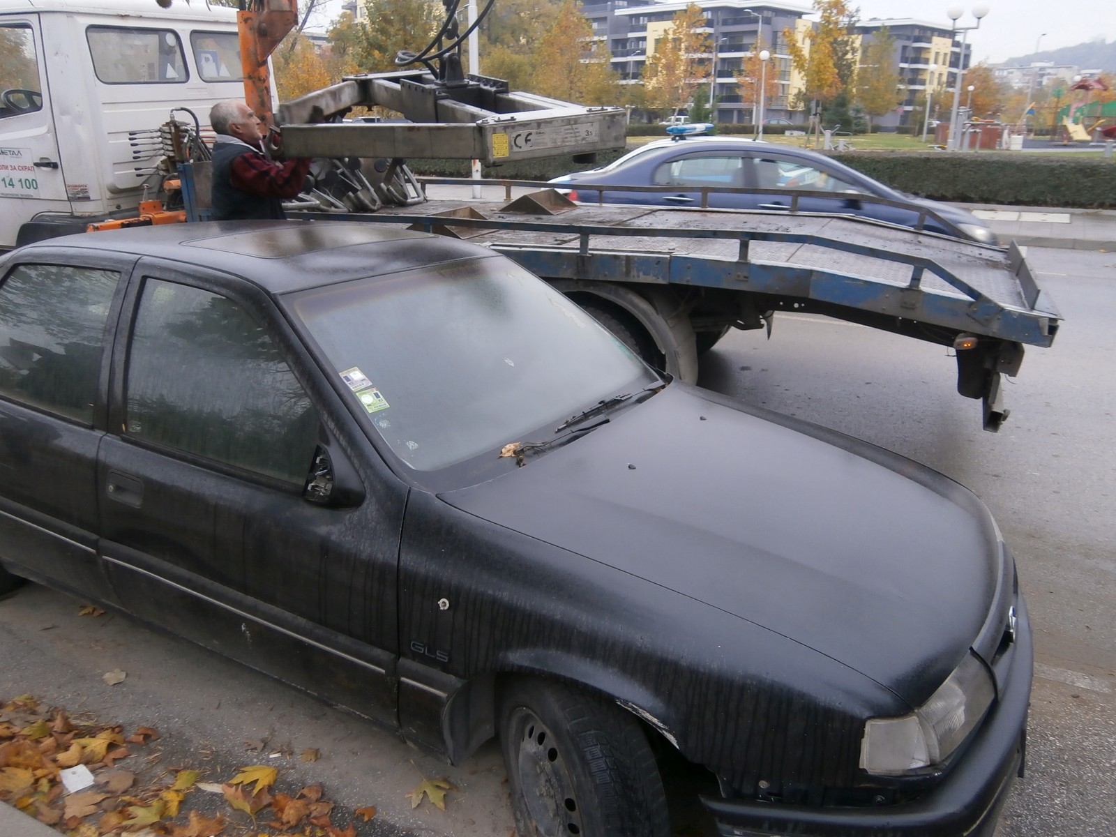 Продължава акцията по премахване на стари автомобили от улиците в Пловдив